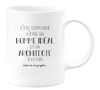 quotedazur - Mug Personnalisé Tasse Cadeau Original C'Est Compliqué D'Être Un Homme Idéal Et Architecte À La Fois Mais Ca Va Je Gère - Blanc/Céramique