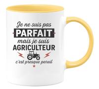 quotedazur - Mug Personnalisé Tasse Cadeau Original Humour Je Ne Suis Pas Parfait Mais Je Suis Agriculteur C'Est Presque Pareil - Jaune/Céramique