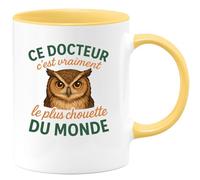 quotedazur - Mug Personnalisé Tasse Cadeau Original Humour Noël Ce Docteur C'Est Vraiment Le Plus Chouette Du Monde - Jaune/Céramique