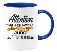 quotedazur - Mug Personnalisé Tasse Cadeau Original Humour Noël Cette Personne Peut Parler De Judo À Tout Moment - Bleu/Céramique