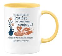 quotedazur - Mug potière du bonheur conjugal depuis 9 ans exactement - Tasse Cadeau Noces de Faïence Femme - Jaune/Céramique