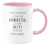quotedazur - Mug Prénom Betty Compliqué D'Être Une Princesse Et Une Betty Mais Ca Va Je Gère - Cadeau Humour Prénom - Idée Cadeau Saint Valentin - Tasse Prénom Betty - Idéal Pour Noël