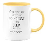 quotedazur - Mug Prénom Julia Compliqué D'Être Une Princesse Et Une Julia Mais Ca Va Je Gère - Cadeau Humour Prénom - Idée Cadeau Saint Valentin - Tasse Prénom Julia - Idéal Pour Noël