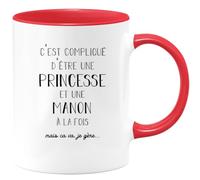 quotedazur - Mug Prénom Manon Compliqué D'Être Une Princesse Et Une Manon Mais Ca Va Je Gère - Cadeau Humour Prénom - Idée Cadeau Saint Valentin - Tasse Prénom Manon - Idéal Pour Noël
