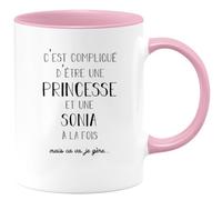 quotedazur - Mug Prénom Sonia Compliqué D'Être Une Princesse Et Une Sonia Mais Ca Va Je Gère - Cadeau Humour Prénom - Idée Cadeau Saint Valentin - Tasse Prénom Sonia - Idéal Pour Noël