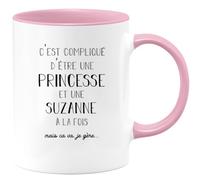 quotedazur - Mug Prénom Suzanne Compliqué D'Être Une Princesse Et Une Suzanne Mais Ca Va Je Gère - Cadeau Humour Prénom - Idée Cadeau Saint Valentin - Tasse Prénom Suzanne - Idéal Pour Noël