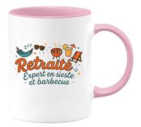 quotedazur - Mug Retraité : Expert en sieste et barbecue - Tasse Cadeau Retraite Homme - Rose/Céramique