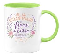 quotedazur - Mug Soixantenaire et fière de l'être (sauf quand je dois mettre mes lunettes pour lire ça) - Tasse Cadeau Anniversaire 60 ans - Vert/Céramique