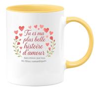 quotedazur - Mug Tu es ma plus belle histoire d'amour, bien mieux que tous les films romantiques - Tasse Cadeau Amour, Saint-Valentin, Couple Femme - Jaune/Céramique