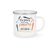 quotedazur - Mug Tu pars avec nos coeurs. Et la moitié des stylos du bureau - Tasse Cadeau Départ collègue - Blanc/Emaillé
