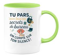 quotedazur - Mug Tu pars avec tous nos secrets de bureau. On compte sur ton silence ! - Tasse Cadeau Départ collègue - Vert/Céramique