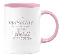 quotedazur - Mug une marraine ne se trouve pas elle se choisit avec le coeur - Tasse Cadeau Baptême Demande Future Marraine Femme - Rose/Céramique