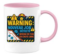 quotedazur - Mug Warning : nouveau job détecté. Niveau de fun en chute libre - Tasse Cadeau Départ collègue - Rose/Céramique