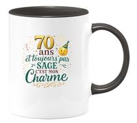 quotedazur - Mug70 ans et toujours pas sage, c'est mon charme - Tasse Cadeau 70 ans Femme - Noir/Céramique