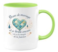 quotedazur - Mug9 ans de mariage et je brille encore, c'est ça la magie de la faïence - Tasse Cadeau Noces de Faïence Femme - Vert/Céramique