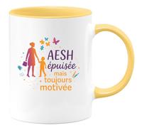 quotedazur - MugAESH épuisée mais toujours motivée - Tasse Cadeau AESH Femme - Jaune/Céramique