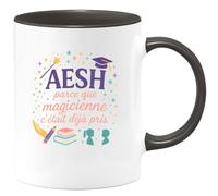 quotedazur - MugAESH : parce que magicienne c'était déjà pris - Tasse Cadeau AESH Femme - Noir/Céramique