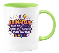 quotedazur - MugAnimateur : parce que quelqu'un doit gérer le chaos avec style - Tasse Cadeau Animateur Homme - Vert/Céramique