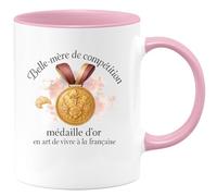 quotedazur - MugBelle-mère de compétition : médaille d'or en art de vivre à la française - Tasse Cadeau Belle-mère Femme - Rose/Céramique