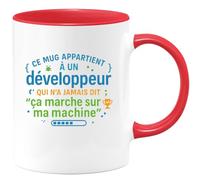 quotedazur - MugCe mug appartient à un développeur qui n'a jamais dit 'ça marche sur ma machine' - Tasse Cadeau Développeur informatique Homme - Rouge/Céramique