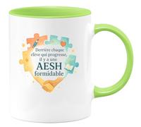 quotedazur - MugDerrière chaque élève qui progresse, il y a une AESH formidable - Tasse Cadeau AESH Femme - Vert/Céramique