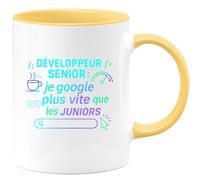 quotedazur - MugDéveloppeur senior : je google plus vite que les juniors - Tasse Cadeau Développeur informatique Homme - Jaune/Céramique