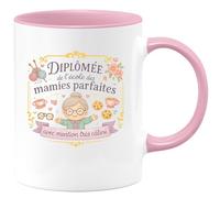 quotedazur - MugDiplômée de l'école des mamies parfaites avec mention très câline - Tasse Cadeau Mamie Femme - Rose/Céramique