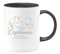 quotedazur - MugDiplômée en piqûres et en réconfort - Tasse Cadeau Infirmière Femme - Noir/Céramique