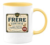 quotedazur - MugFrère certifié conforme aux normes familiales depuis toujours - Tasse Cadeau Frère Homme - Jaune/Céramique