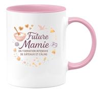 quotedazur - MugFuture Mamie : En formation intensive de gâteaux et câlins - Tasse Cadeau Annonce Grossesse Naissance Mamie Femme - Rose/Céramique