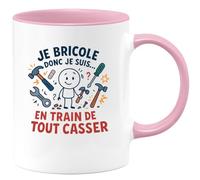 quotedazur - MugJe bricole donc je suis... en train de tout casser - Tasse Cadeau Humour Bricoleur Homme - Rose/Céramique