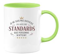 quotedazur - Mugje ne suis pas difficile, j'ai juste des standards que personne n'atteint - Tasse Cadeau Humour Femme - Vert/Céramique
