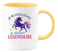 quotedazur - MugJe ne vieillis pas, je deviens légendaire - Tasse Cadeau Licorne Anniversaire Femme - Jaune/Céramique