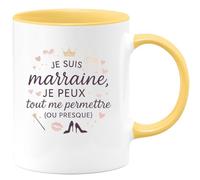 quotedazur - MugJe suis marraine, je peux tout me permettre (ou presque) - Tasse Cadeau Marraine Femme - Jaune/Céramique