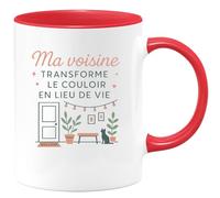 quotedazur - MugMa voisine transforme le couloir en lieu de vie - Tasse Cadeau Voisine Femme - Rouge/Céramique