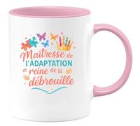 quotedazur - MugMaîtresse de l'adaptation et reine de la débrouille - Tasse Cadeau AESH Femme - Rose/Céramique
