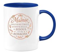 quotedazur - MugMamie : distributrice officielle de bisous et de bonbons - Tasse Cadeau Mamie Femme - Bleu/Céramique