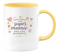 quotedazur - MugMode d'emploi d'une super mamie : aimer, gâter, recommencer - Tasse Cadeau Mamie Femme - Jaune/Céramique