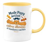 quotedazur - MugMode Papy activé : câlins illimités et bonbons cachés - Tasse Cadeau Papy Homme - Jaune/Céramique