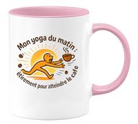 quotedazur - MugMon yoga du matin : étirement pour atteindre le café - Tasse Cadeau Humour Femme - Rose/Céramique
