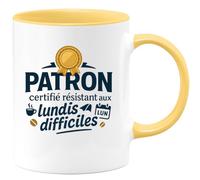 quotedazur - MugPatron certifié résistant aux lundis difficiles - Tasse Cadeau Patron Homme - Jaune/Céramique