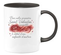 quotedazur - MugPour notre première Saint-Valentin ensemble, le début d'une infinité d'autres - Tasse Cadeau Amour, Saint-Valentin, Couple Femme - Noir/Céramique