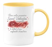 quotedazur - MugPour notre première Saint-Valentin ensemble, le début d'une infinité d'autres - Tasse Cadeau Amour, Saint-Valentin, Couple Femme - Jaune/Céramique