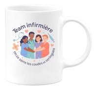 quotedazur - MugTeam infirmière : on se serre les coudes et les seringues - Tasse Cadeau Infirmière Femme - Blanc/Céramique