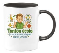 quotedazur - MugTonton écolo : je recycle mes blagues depuis 20 ans - Tasse Cadeau Tonton Homme - Noir/Céramique