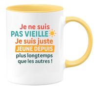 quotedazur Prénom Homme Mug Personnalisé Humour Je Ne Suis Pas Vieille, Juste Jeune Depuis Plus Longtemps Que Les Autres Cadeau Idéal Pour Femme, Tasse Originale Et Humoristique - Jaune/Céramique