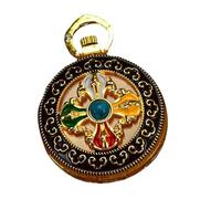 QUXVUIS Coffret original orné d'un mantra bouddhiste, contenant un pendentif tibétain finement travaillé. objet exquis et artistique qui attire le regard. Ce coffret