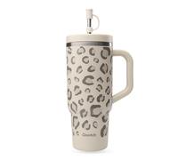 QWETCH - Travel Cup 900ml avec Paille & Anse - 48h Glacé / 12h Froid - Gourde Isotherme Inox Recyclé - Mug avec Bouchon à Vis Anti-Éclaboussures - Tasse Thermos - Leopard Sable