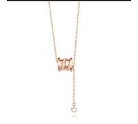 Qxmiguel Collier pendentif rond classique en cuivre blanc et zircon, design unique à petite taille, idéal for des cadeaux uniques for femmes(Gold)