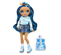 RAINBOW HIGH Jr High-Skyler Bradshaw - Poupée Mannequin Bleue de 23 cm avec 1 Tenue & Accessoires - Contient 1 Sac-à-Dos en Tissu Qui s’ouvre & se Ferme - Cadeau pour Enfant, 6 Ans +, 580010EUC